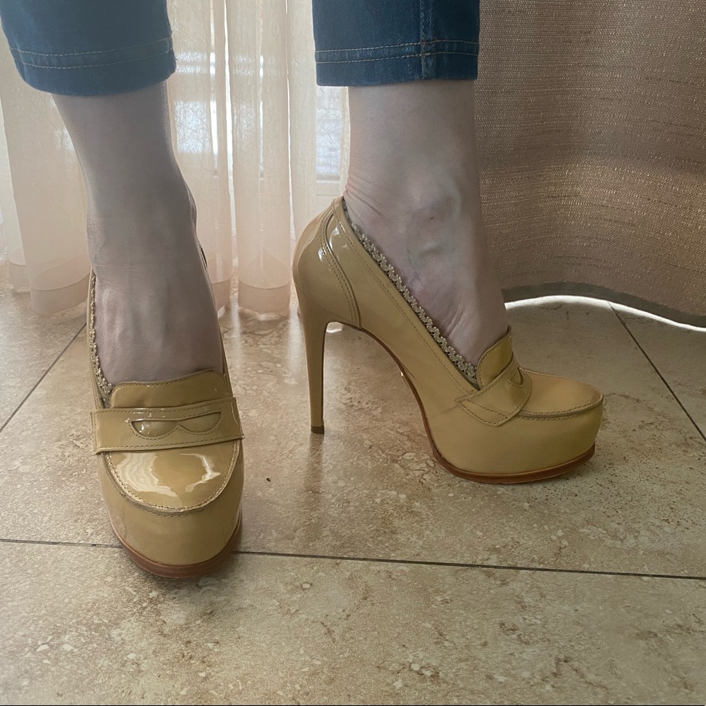 Larkin Camel Soft Patent Pour La Victoire NWOT 2000s Y2K